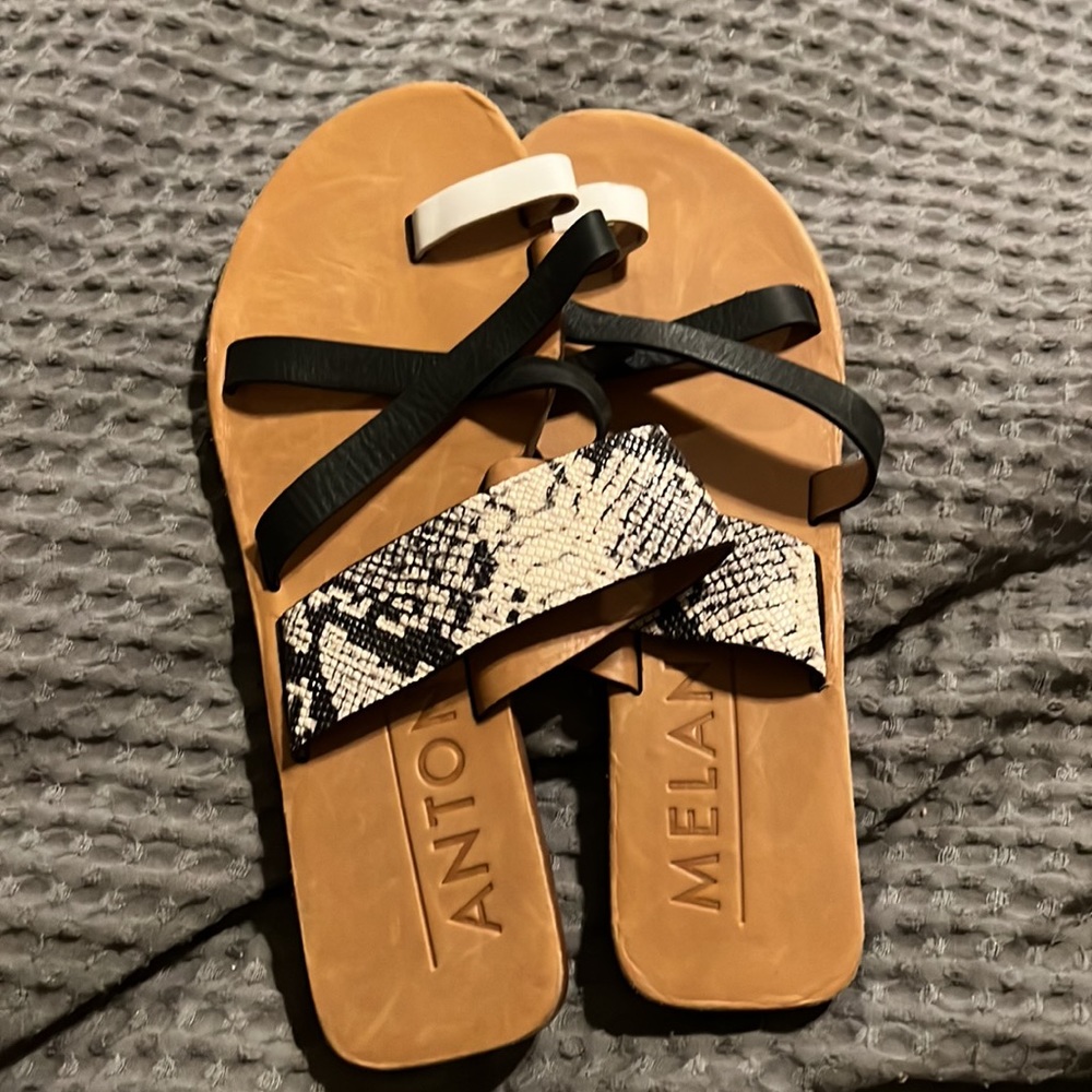 Criss criss thongs and also ANTONIO MELANI sandals 7.5